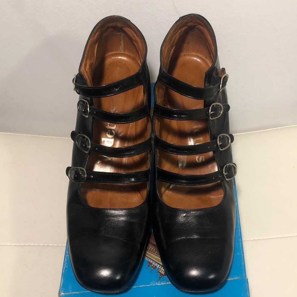 Vintage Black Strappy shoes with 2 inch blocked heel. Supple leather. Excel Cond